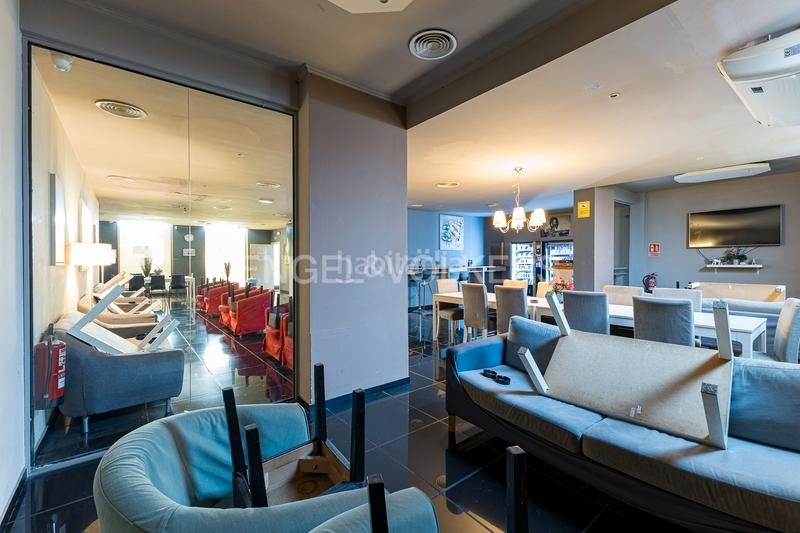 Foto 20b6a6e5-9ab5-4ff4-a091-092bcea563b8. Local comercial a La Vila Olímpica del Poblenou Barcelona