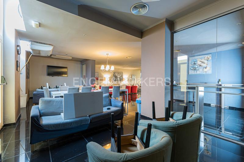 Foto 249760f4-8e0a-4577-b912-8d5b1793b4e4. Local comercial a La Vila Olímpica del Poblenou Barcelona