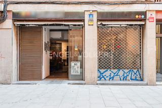 Locale commerciale in Raval. Bar con licencia c1 en venta en el raval