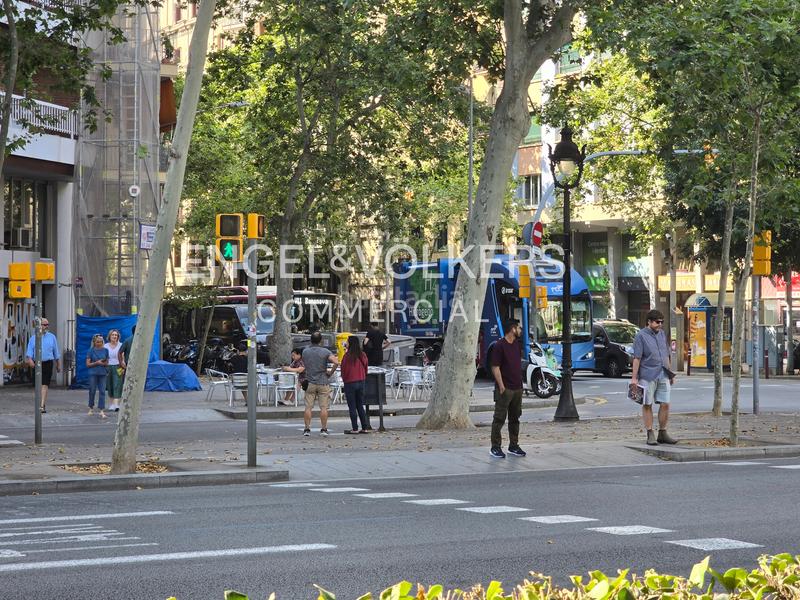 Foto c6e043ed-db3d-441a-b3d0-ac6381ecafb5. Lloguer local comercial a Horta Barcelona