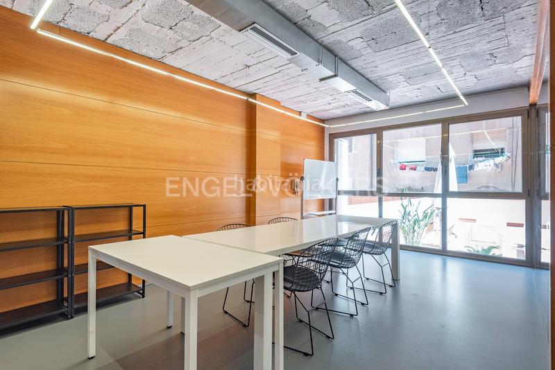 Foto 1f0c2d94-403d-4e5a-be78-3205399e98a2. Oficina excepcional espacio de oficinas en muntaner con terraza privativa en Barcelona