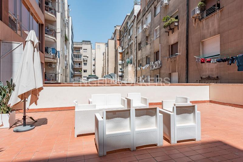 Foto 4890731f-a6b7-47fb-a7e6-7105099555cd. Oficina excepcional espacio de oficinas en muntaner con terraza privativa en Barcelona