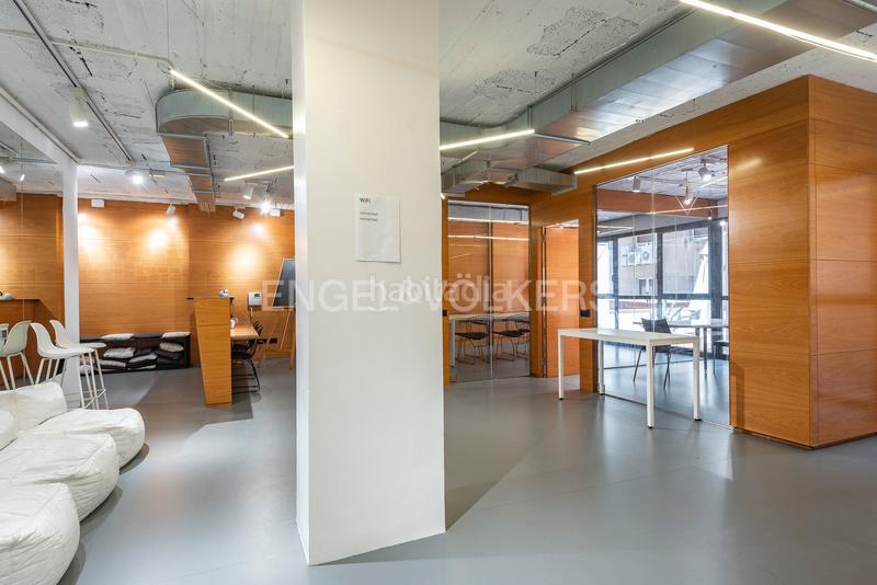 Foto b2b19cc1-5f83-4842-b207-5d12394e7002. Oficina excepcional espacio de oficinas en muntaner con terraza privativa en Barcelona