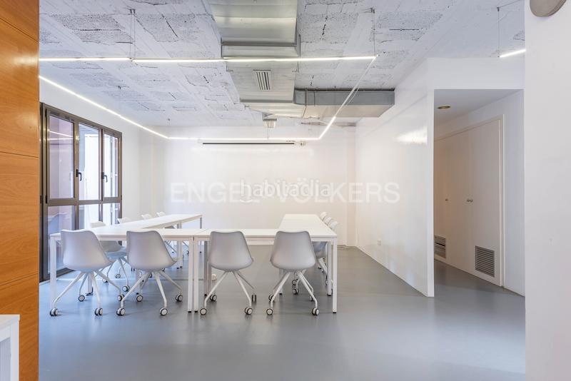 Foto e136ac92-b833-4801-a58d-6cadfab0a741. Oficina excepcional espacio de oficinas en muntaner con terraza privativa en Barcelona