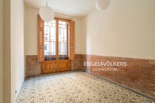 Lloguer Local Comercial a Vila de Gràcia. Inmueble para vivir y trabajar en gracia