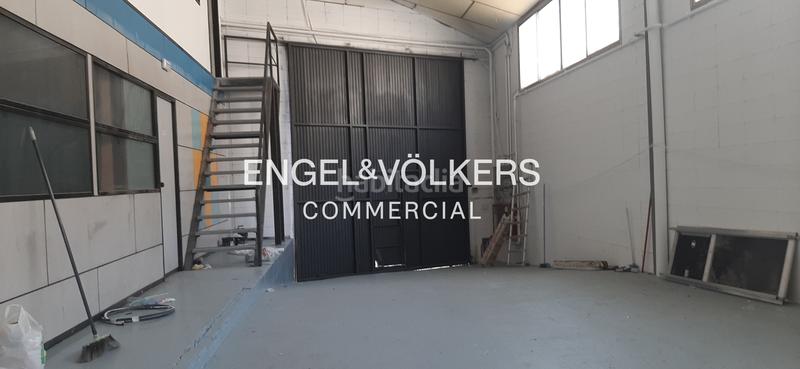 Foto 1e4a52fd-552d-4feb-8a2f-749430a233b3. Nau industrial a Centre Ripollet