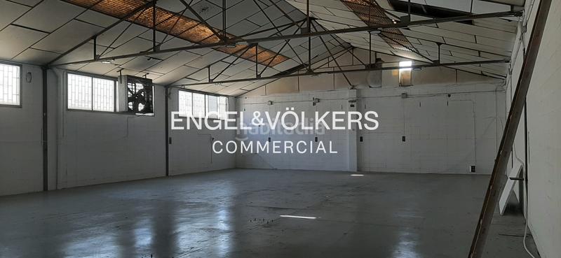 Foto c5df6a07-b432-4a03-b1e9-f26b1fc53ecd. Nau industrial a Centre Ripollet