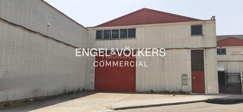 Foto ccdade76-9ce2-4d12-9a16-ca703c51fbdf. Nau industrial a Centre Ripollet