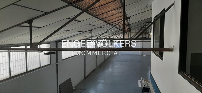 Foto d4dc4283-49b1-455e-84f2-c9f7a53f1424. Nau industrial a Centre Ripollet