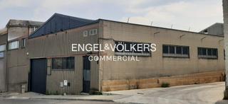 Nau industrial a Centre. Nave industrial en venta. ripollet