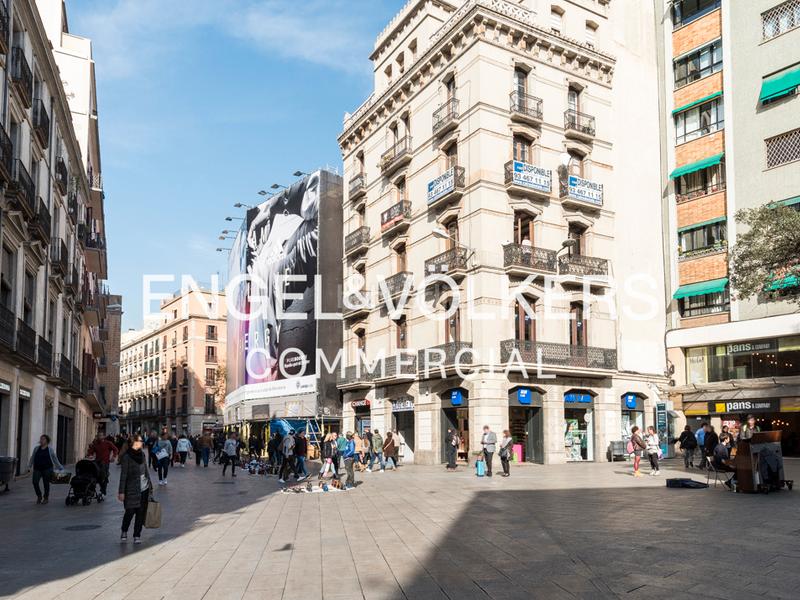 Foto 7a1309b1-f11d-4280-9650-c51cc6aee1ea. Local commercial dans El Clot Barcelona