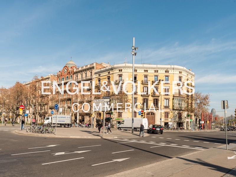 Foto eec8e0c6-a9b2-4805-bddb-f8c004909963. Local commercial dans El Clot Barcelona