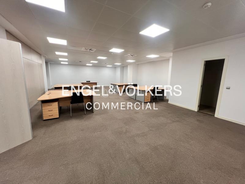 Foto ab4a7ea0-96c3-473e-907f-2b12db7870b0. Miete büro in El Gall Esplugues de Llobregat