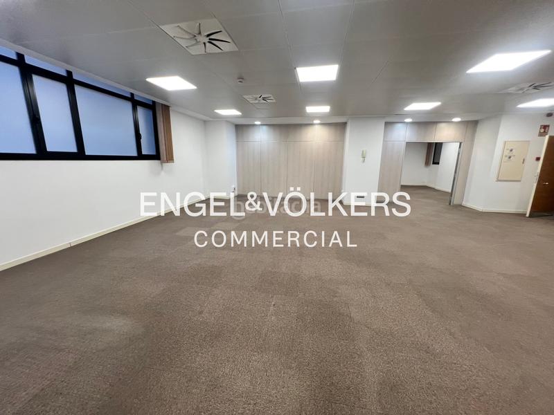 Foto e243c13c-ea94-452a-9c8f-b7746d814439. Miete büro in El Gall Esplugues de Llobregat