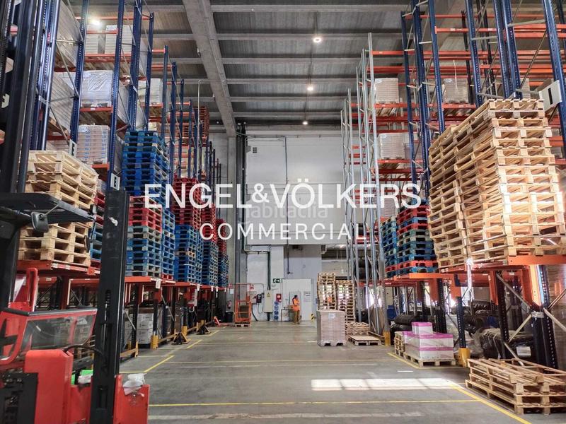 Foto 536553ec-0e21-474f-b112-93920185e002. Affitto capannone industriale in Santa Perpètua de Mogoda