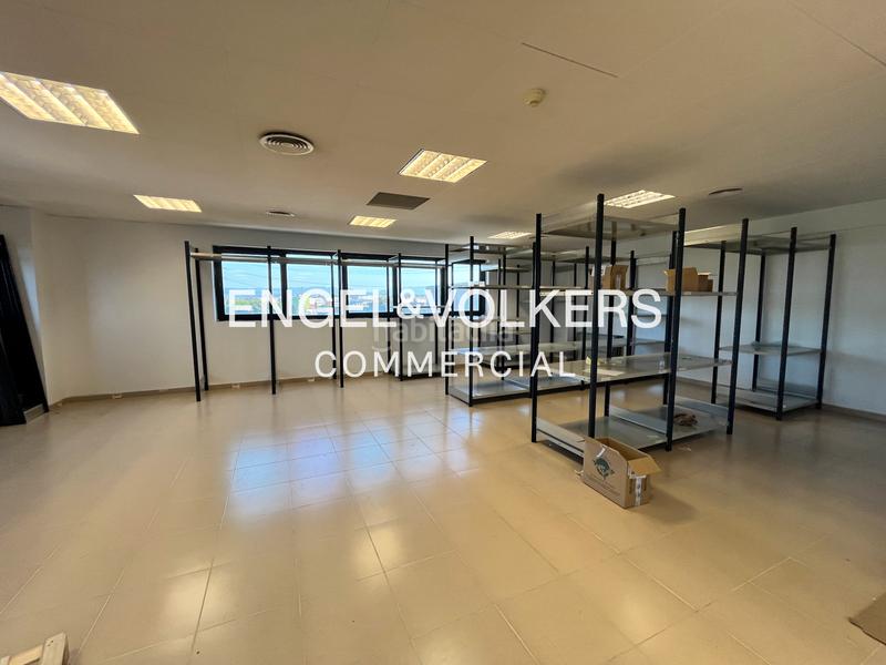 Foto 612f945a-c5d8-4861-b0f7-269581ac7940. Affitto capannone industriale in Santa Perpètua de Mogoda