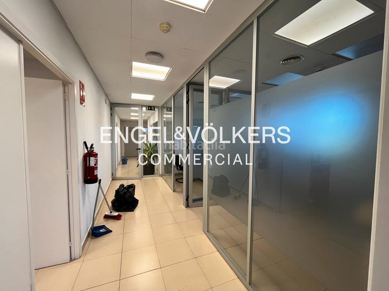 Foto b2ab33c7-5585-4f92-b6a1-8b0479191dce. Affitto capannone industriale in Santa Perpètua de Mogoda