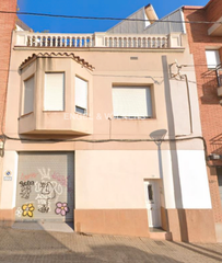 Édifice à Guinardó. Edificio en venta en el barrio de horta y guinardó