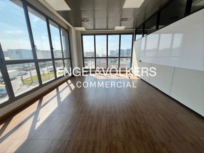 Foto 37427ee7-7261-415e-8526-6c1c99d971ed. Alquiler oficina luminosa oficina san joan despi en Sant Joan Despí