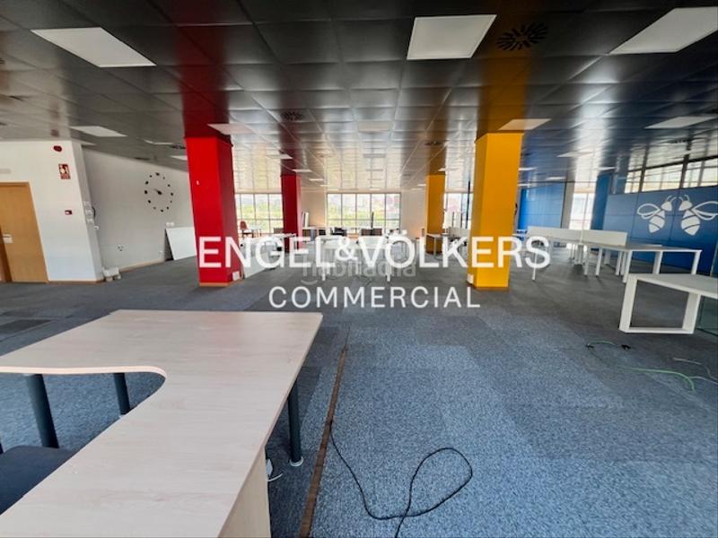 Foto 91673168-b3b5-4b1e-98c9-7ac8faf887d1. Rent office space in Sant Joan-TV3 Sant Joan Despí