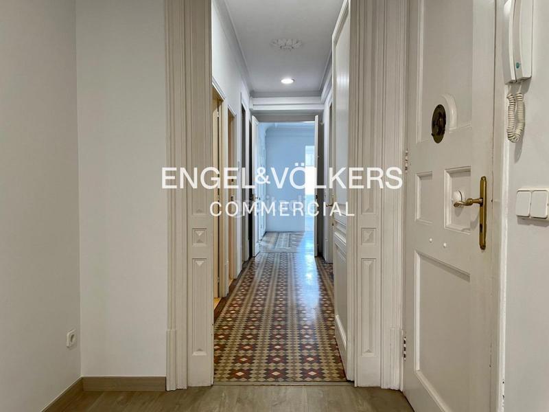 Foto d9b4c28c-a52a-44c5-939d-e189bd4cdc7a. Alquiler oficina  en alquiler en finca regia y zona exclusiva en Barcelona