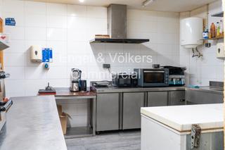 Lloguer Local Comercial a Poblenou. Traspaso de local con licencia c2 y terraza en poblenou