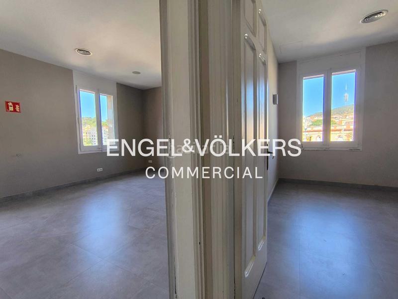 Foto 2a574e2d-d05a-4bd7-bf79-83a92095c527. Alquiler oficina  luminosa con terraza en el corazón de gràcia en Barcelona