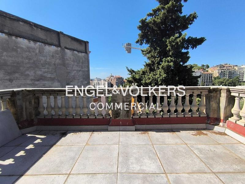Foto 719bc096-29bb-41ec-99df-56c7ba5a42c3. Alquiler oficina  luminosa con terraza en el corazón de gràcia en Barcelona