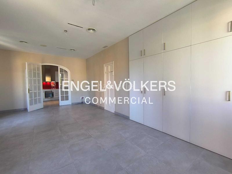Foto 18626ecc-2aa0-43ab-abc3-81a7077a5443. Miete büro in Vallcarca - Penitents Barcelona
