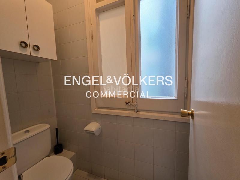 Foto e11f5d22-b436-4d96-bd41-1113f898c3c0. Alquiler oficina alquiler de oficina en portal de làngel en Barcelona