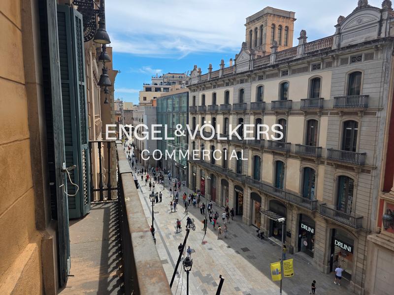 Foto 61289452-eae0-4568-a454-9f80ced6212a. Lloguer oficina a Gòtic Barcelona