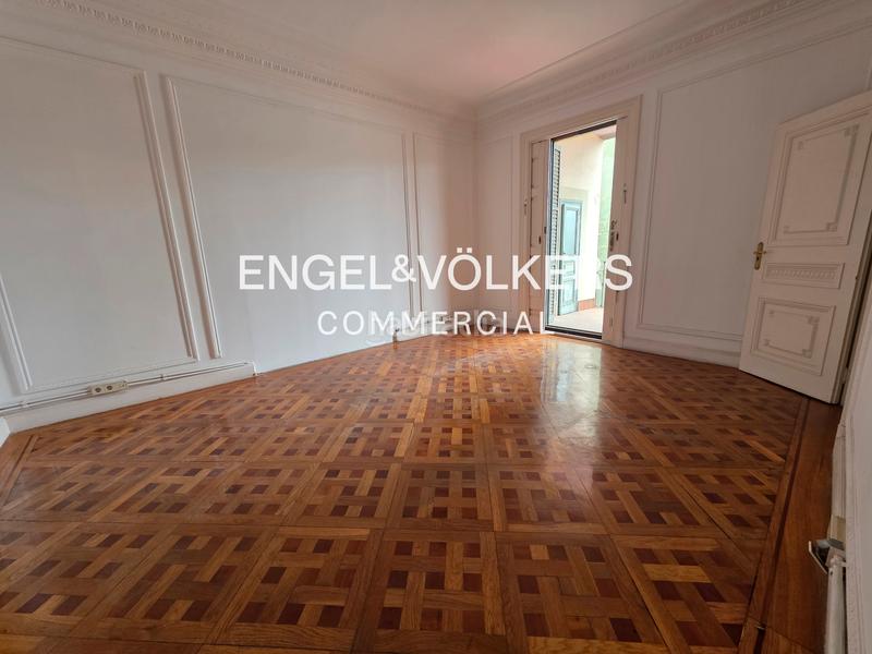 Foto 7ab9a30e-08ae-48e3-b8ef-6c9ed8b4f9a7. Location bureau dans Gòtic Barcelona