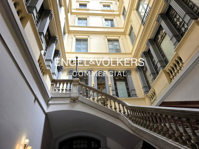 Foto b00bebb3-c4e8-4f6d-b8d0-cc0915fc2b33. Location bureau dans Gòtic Barcelona