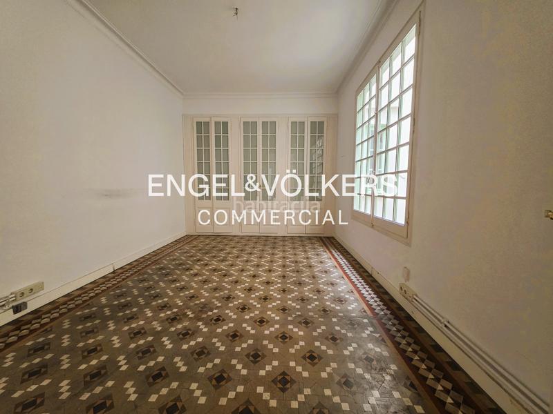 Foto 856acd2c-52d7-443f-aeeb-3c3f4254de44. Miete büro in Gòtic Barcelona