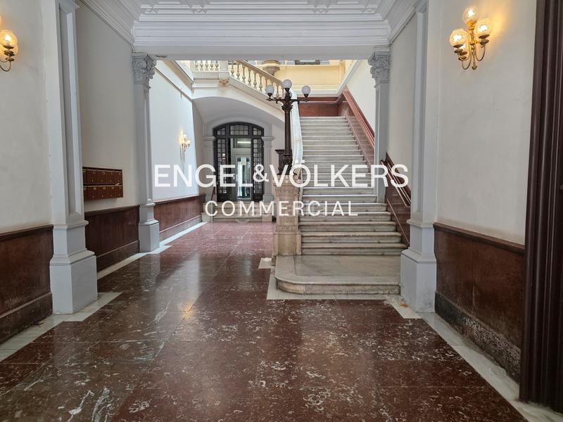 Foto 8575fbd8-f3b2-4aaa-bc6f-f3a3eb31654f. Miete büro in Gòtic Barcelona