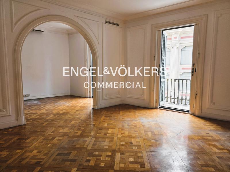 Foto 0cb444af-75e5-494f-b427-f824f5335945. Rent office space in Gòtic Barcelona