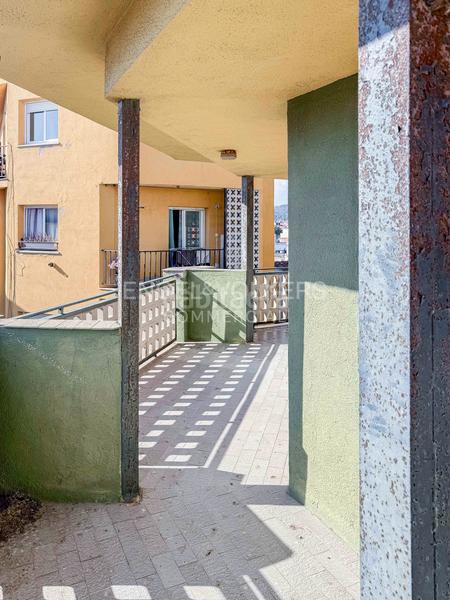 Foto 0aeaf7e3-f35e-4f61-a71a-3bcf078869e3. Edifici a Malgrat de Mar