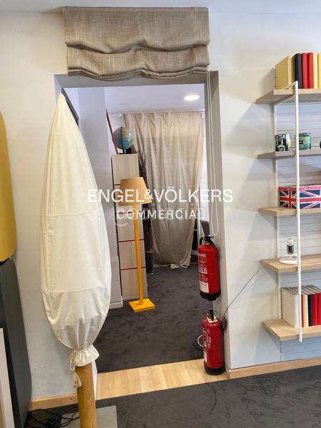 Foto 0a8aa5c1-0773-44c2-ac04-dbb8616b12f6. Lloguer local comercial a Centre Sabadell