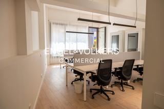 Miete Büro in Sagrada Família. Oficina completa en la zona de la sagrada familia