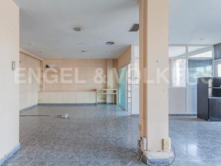 Lloguer Local Comercial a Centre. Alquiler local valldoreix de 90 m2 pb  206 en p1