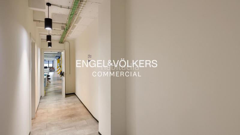 Foto 2a5b3160-1e53-47ef-95ba-2d3778daa81f. Alquiler oficina amplia oficina en alquiler en sant gervasi en Barcelona