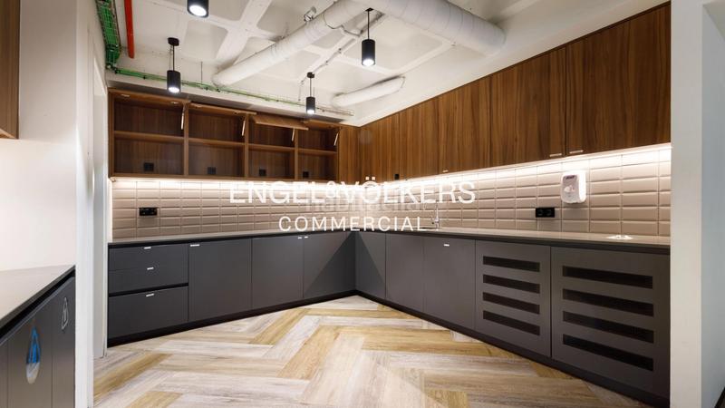 Foto 3ed82516-4a45-4a33-9cf0-ff8e3861e550. Lloguer oficina amb aparcament a Sant Gervasi - Bonanova Barcelona