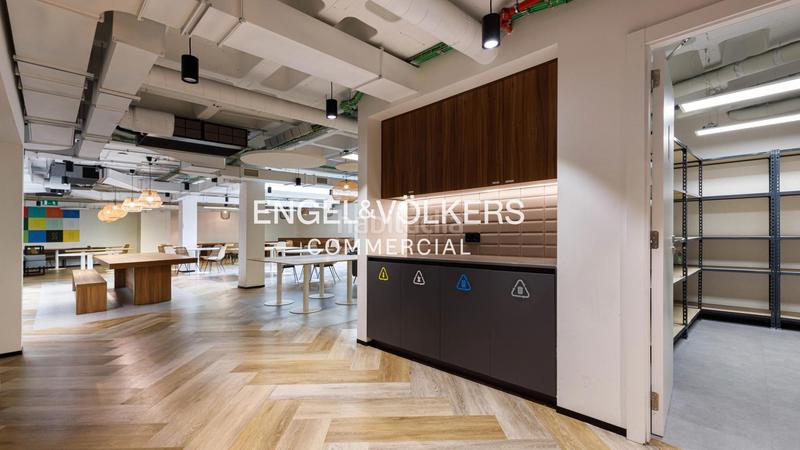 Foto f11d7022-3e46-4fa1-b788-23671f5b30a5. Lloguer oficina amb aparcament a Sant Gervasi - Bonanova Barcelona