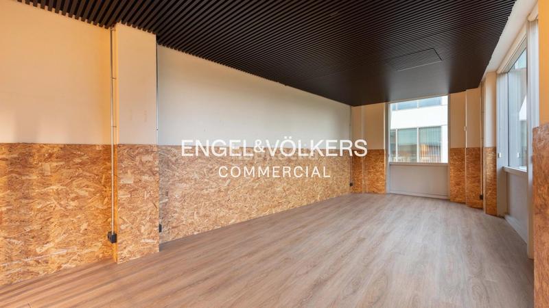 Foto e9385f70-a618-458c-9b73-8ef1ec544f56. Alquiler oficina  en alquiler al lado de sants estacio en Barcelona