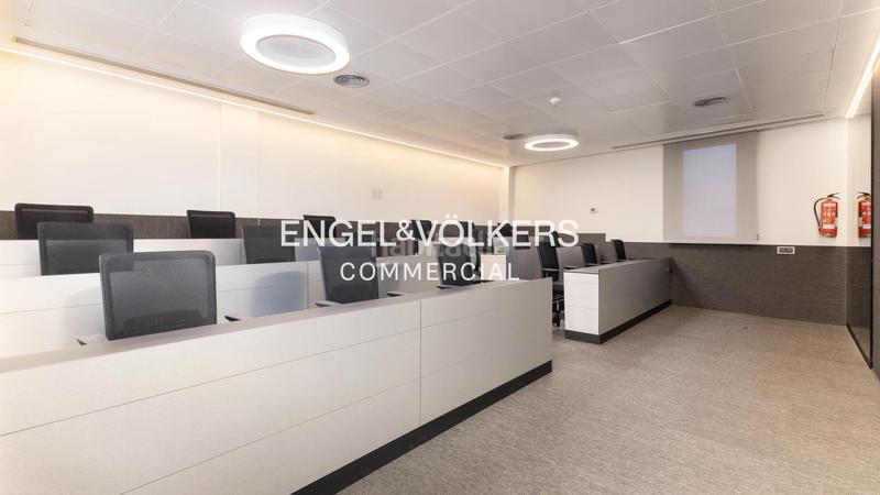 Foto 61c44175-c6a7-4479-8590-2df8f80122fa. Rent office space with parking in Hostafrancs Barcelona