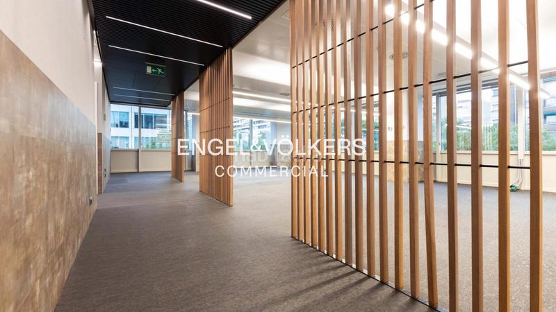 Foto ed6aa124-81e4-47a8-88c4-b56c34929661. Rent office space with parking in Hostafrancs Barcelona