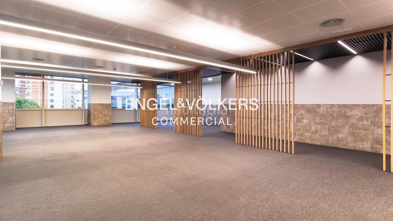 Foto f85e62ab-3d3e-4aee-a378-47e273f6819d. Rent office space with parking in Hostafrancs Barcelona