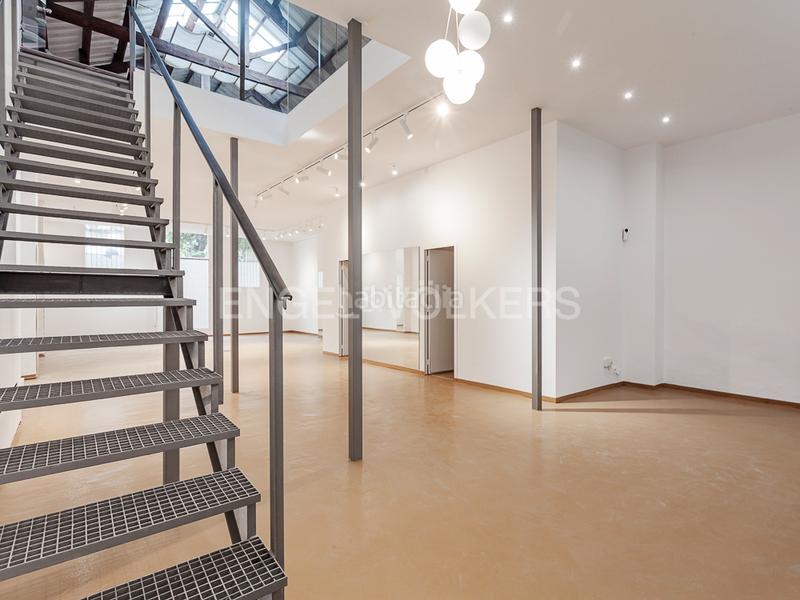 Foto 16bc29bc-1c2b-4415-90bf-93dd457bc22e. Alquiler local comercial local singular en alquiler en el barrio de gracia. en Barcelona