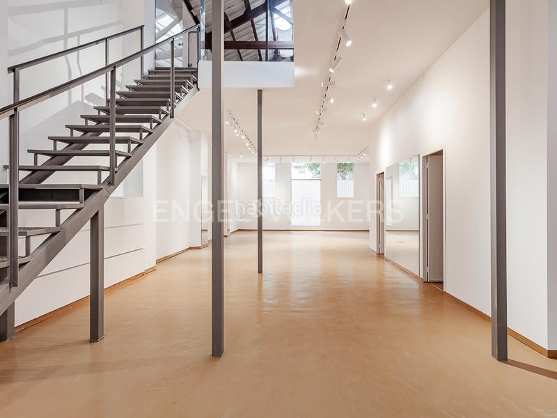 Foto 3647bf32-f6f9-4290-aa54-3569b6b892d7. Alquiler local comercial local singular en alquiler en el barrio de gracia. en Barcelona