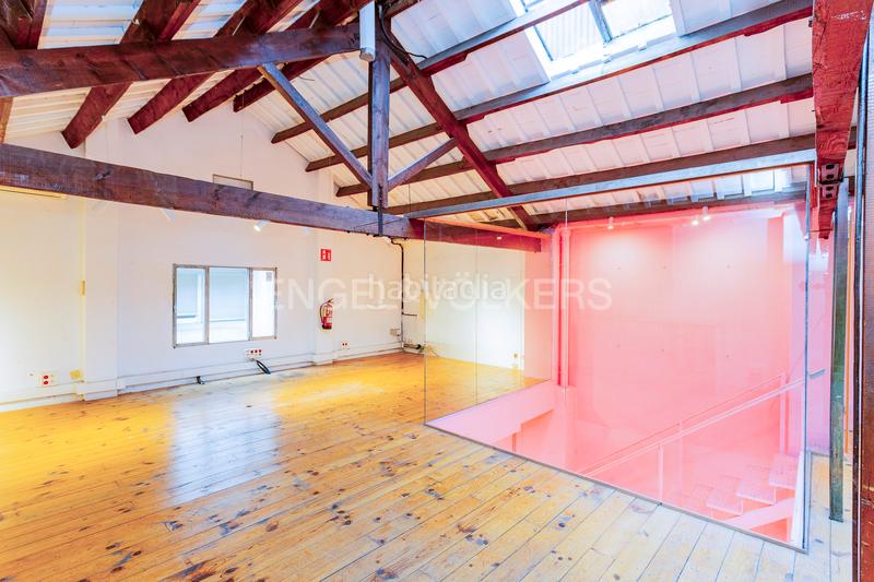 Foto 6baacccc-3281-4198-9b0e-8d40068bcf34. Miete geschäftsraum in Vila de Gràcia Barcelona